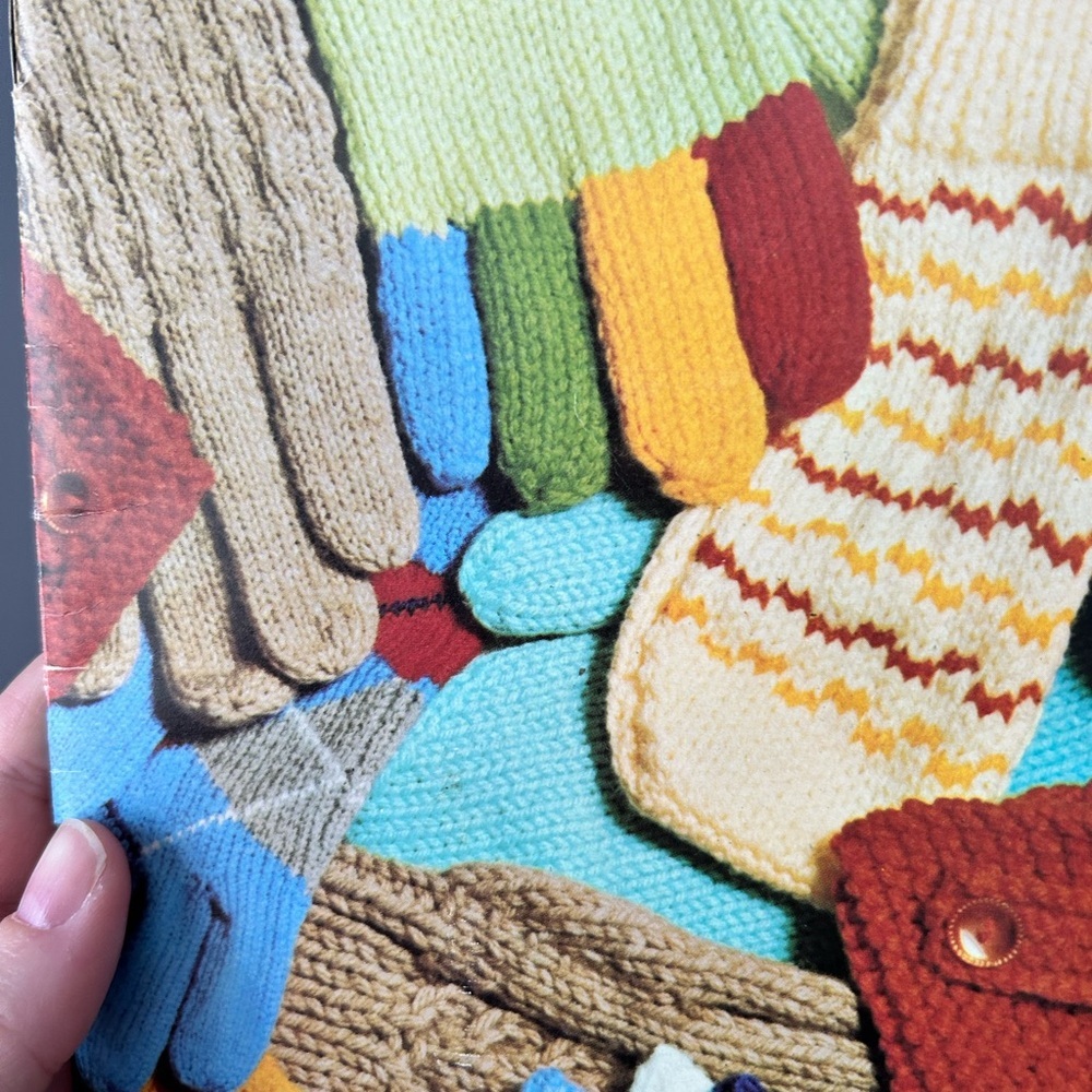 🔥$2 patrons gloves Colorful Knit Mittens and Gloves - Picture 3 of 10